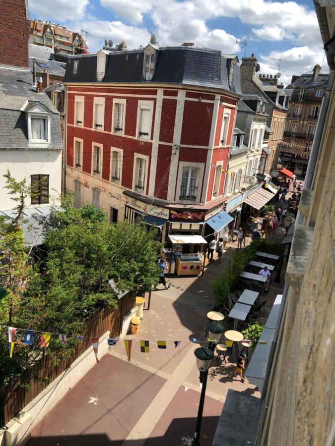 2 Pieces- Rue Pietonne Trouville -Le Petit Juliana Kültér fotó